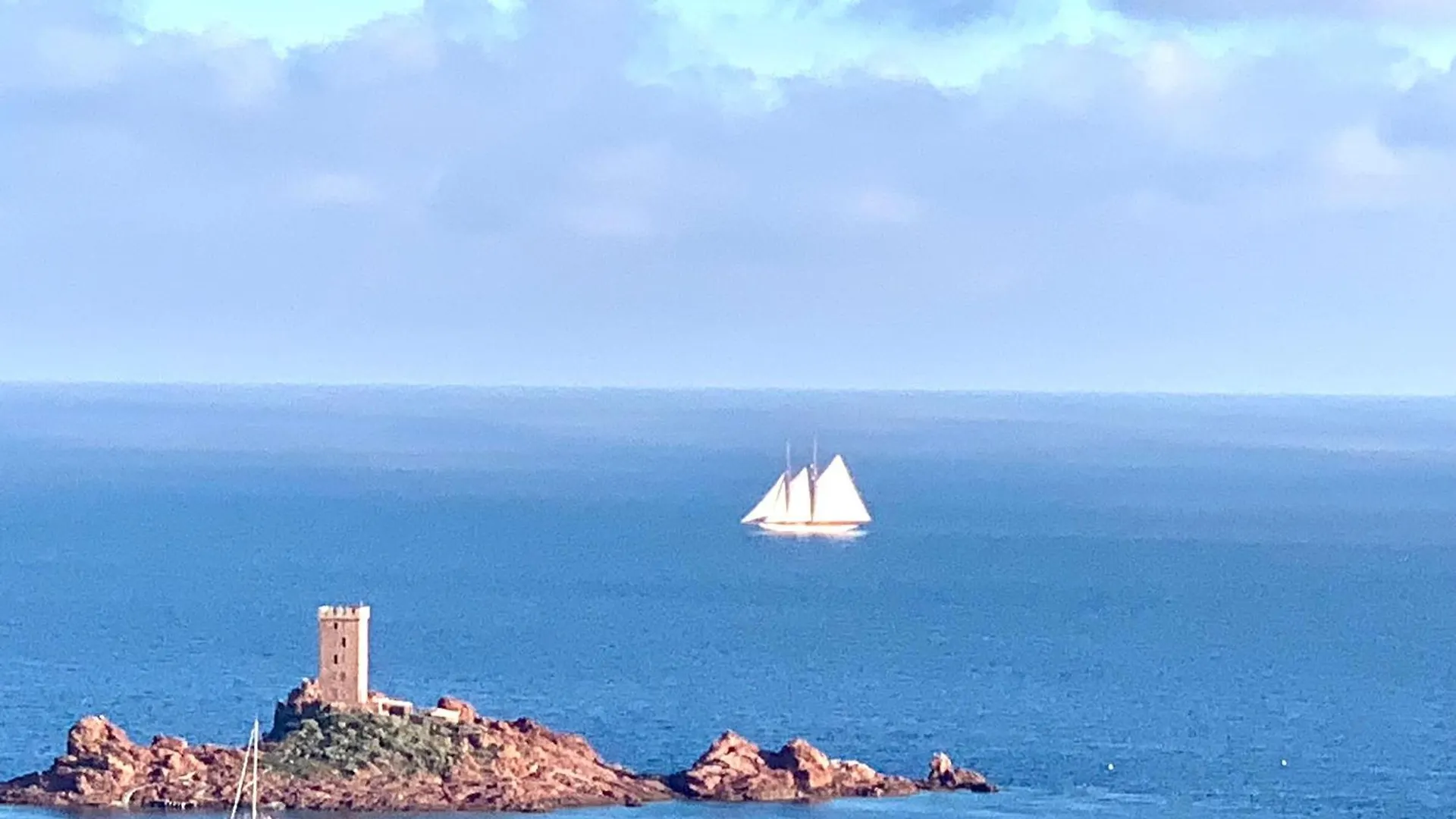 Paradis Bleu Et Ile D'Or Saint-Raphaël مكان تخييم