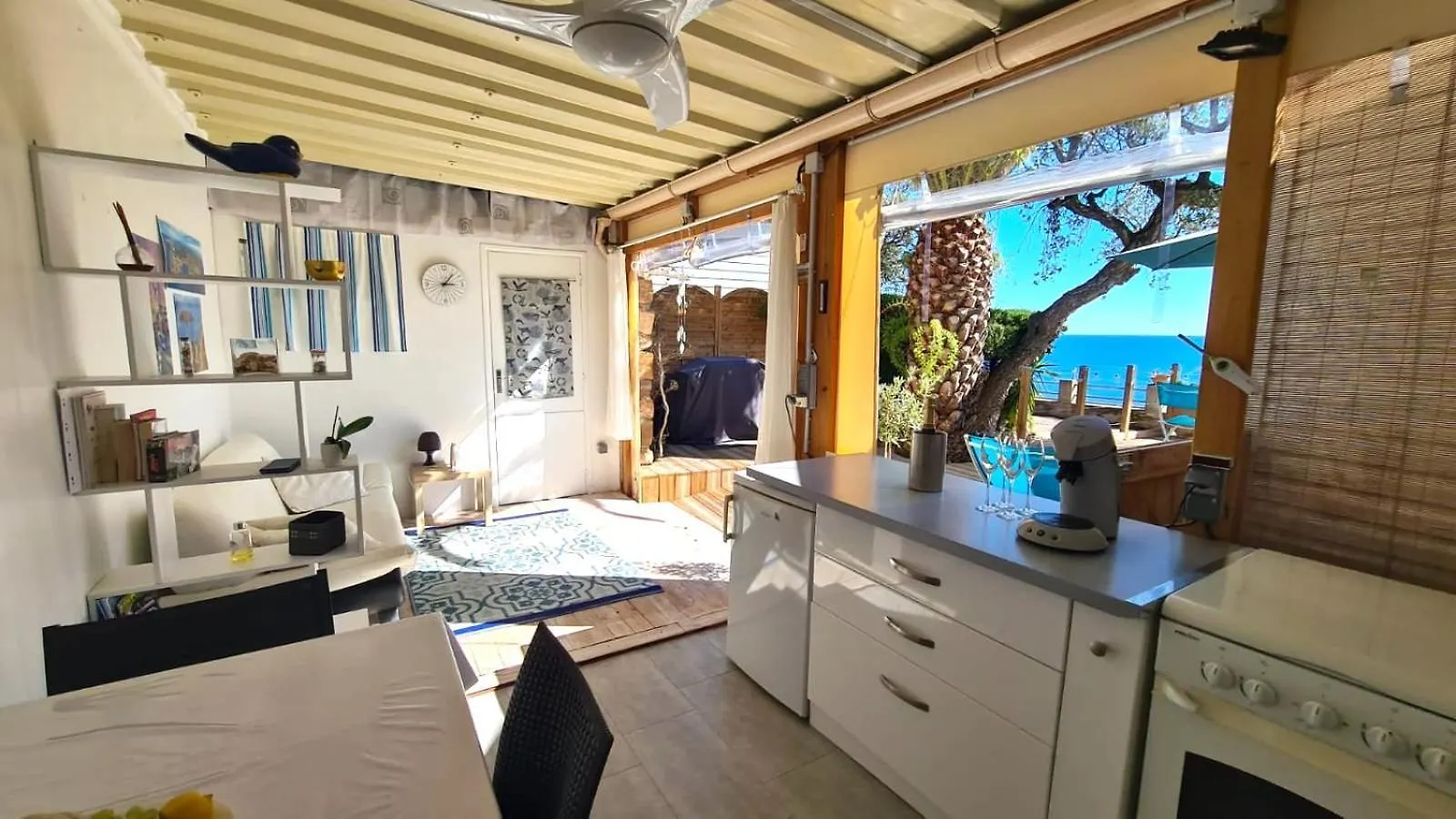 Paradis Bleu Et Ile D'Or Saint-Raphaël 0*,  فرنسا
